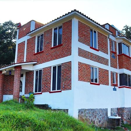 Villa Senda Monarca Senguio Esterno foto