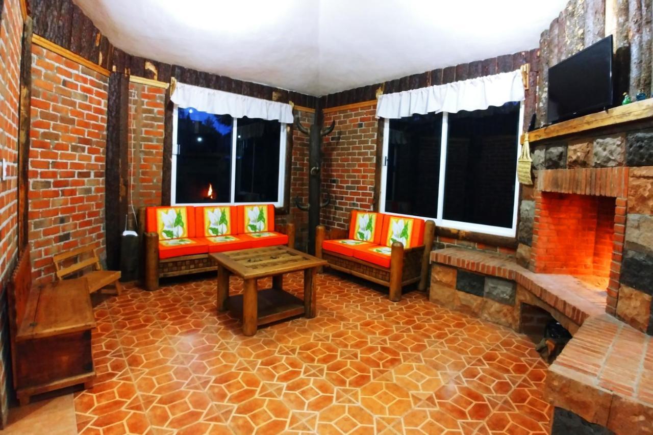 Villa Senda Monarca Senguio Esterno foto