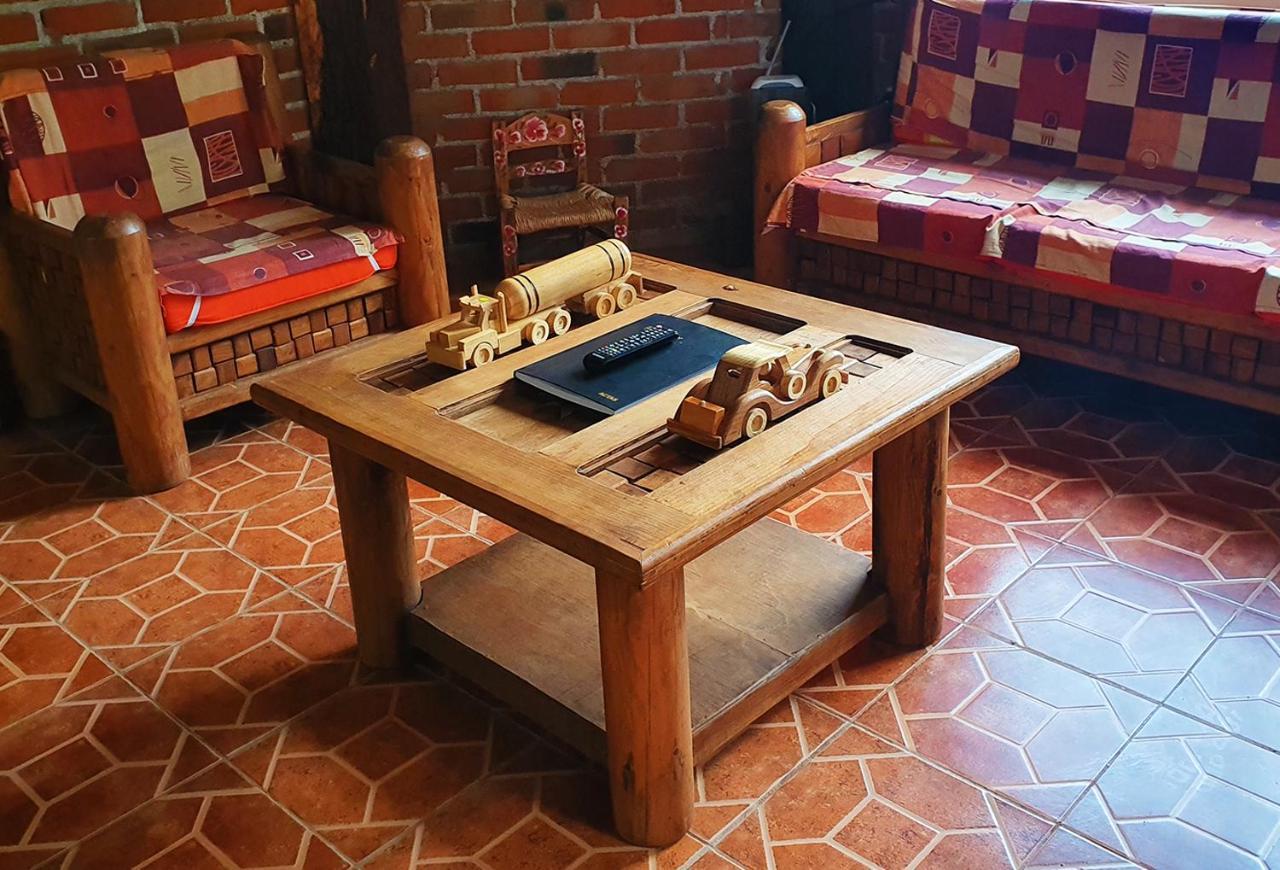 Villa Senda Monarca Senguio Esterno foto