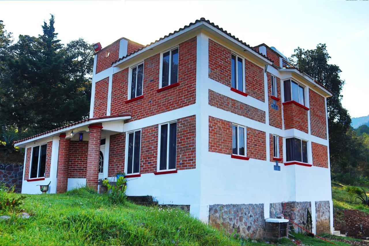 Villa Senda Monarca Senguio Esterno foto